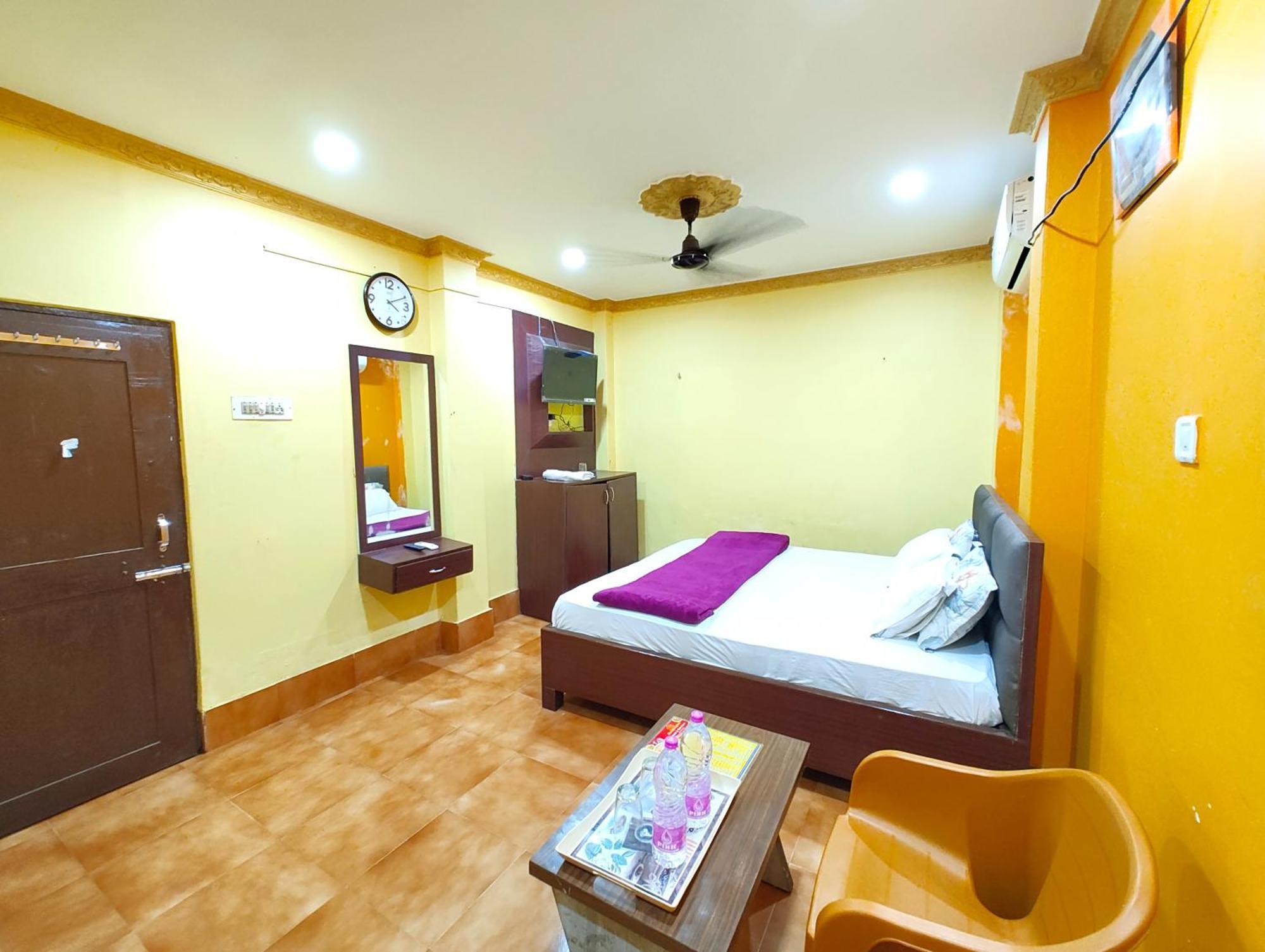 Goroomgo Sahoo Palace Puri - Prime Location Near Sea Beach - Excellent Service With Parking Facilities Exterior photo