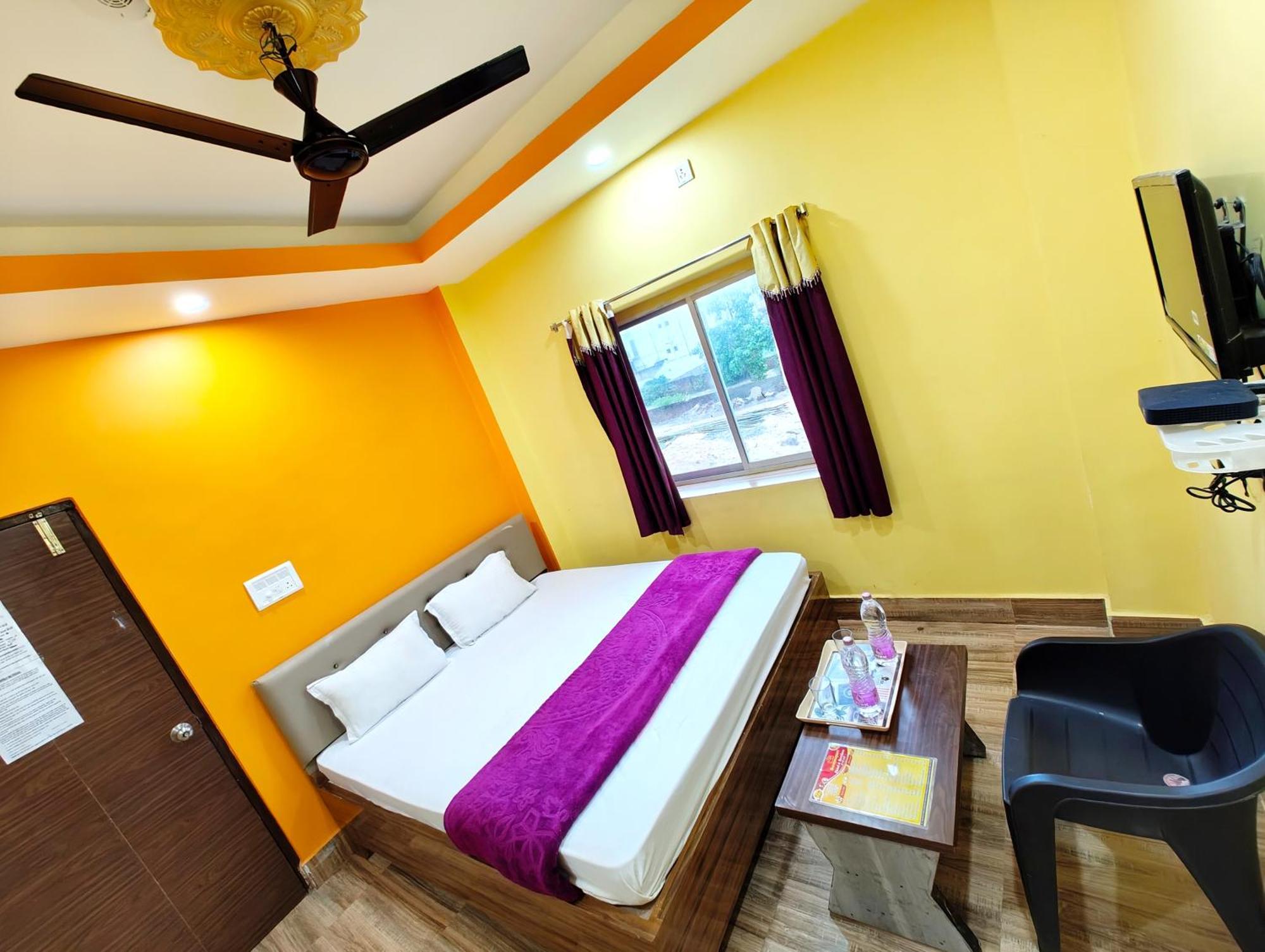 Goroomgo Sahoo Palace Puri - Prime Location Near Sea Beach - Excellent Service With Parking Facilities Exterior photo